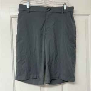 Nike Men’s Gray Flat Front Knee-Length Shorts size M
